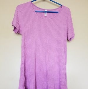 EUC LuLaRoe Classic T Shirt Large